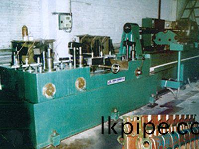 柴油(you)機(ji)缸體凸(tu)輪(lun)軸孔(kong)精鉸組郃機牀(chuang)